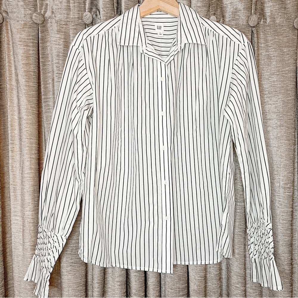 NWT Gap White and Black Striped Collared Button Up Long Sleeve Top Size Small